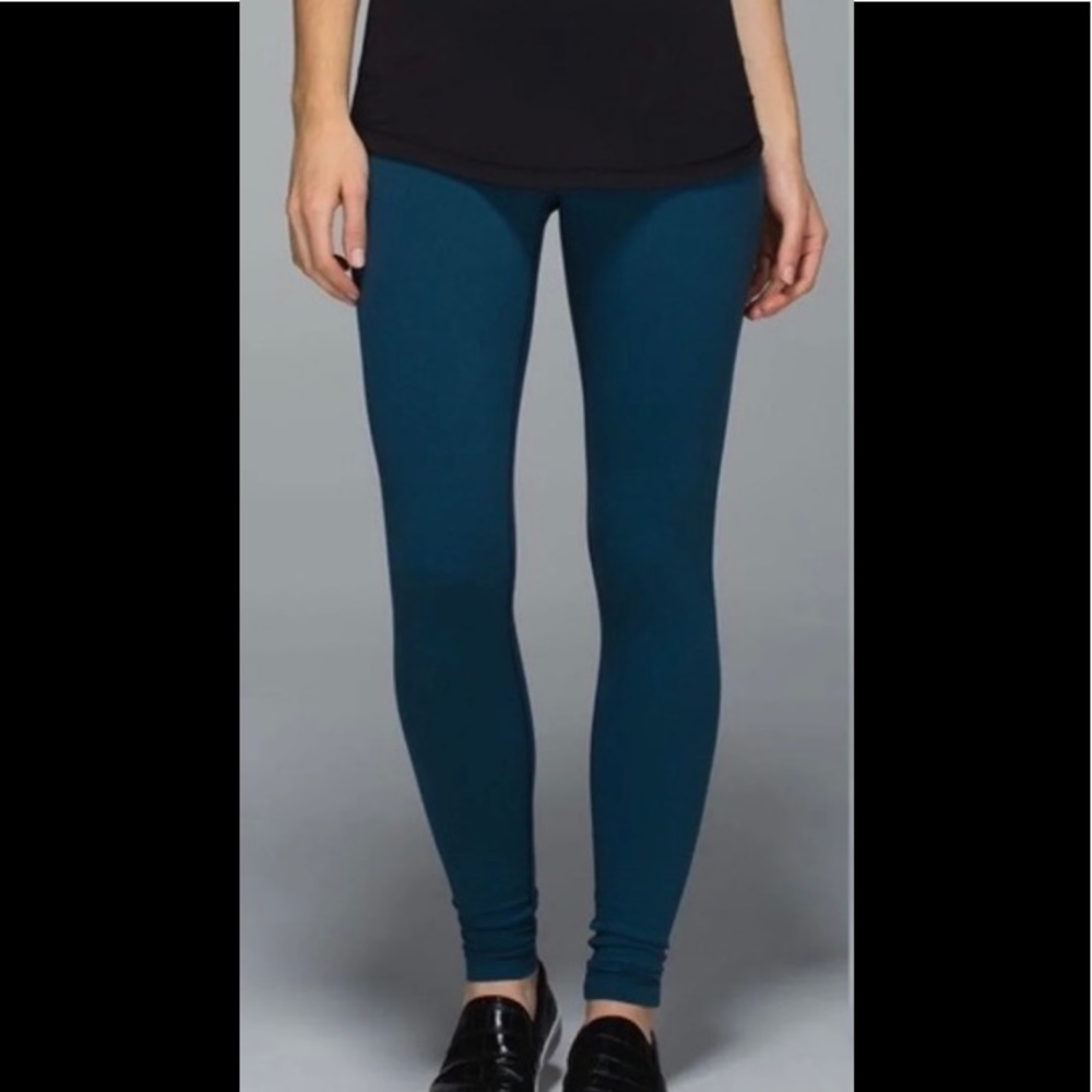 Victoria’s Secret Essential fold over leggings. 6 tall
